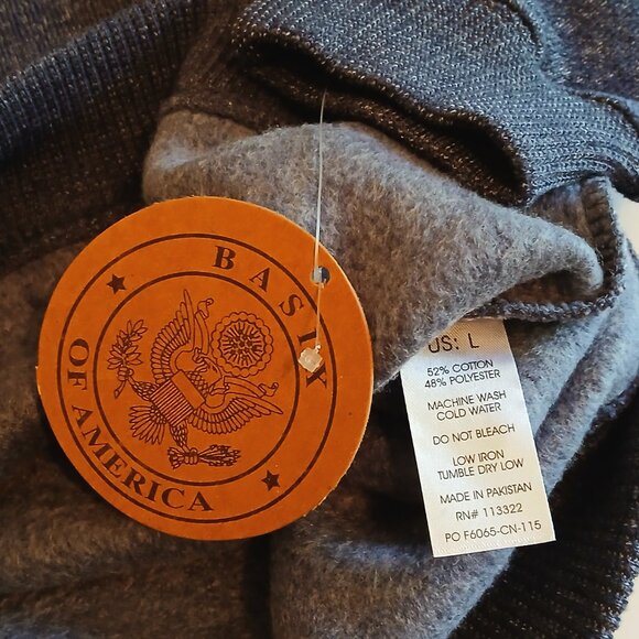 NWT Lake Tahoe California Women's Navy Blue Crew Neck Size L - Picture 3 of 6